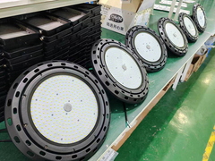 สีร่างกายสีดํา ไฟ LED ไฮเบย์ที่สามารถดับได้ สําหรับ UFO ไฟเบย์สูง